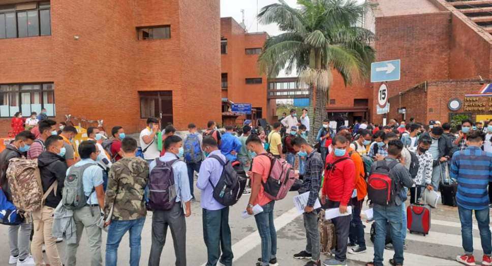 नेपालमा रोजगारीको अभावको संकेत : साउनमा ७० हजार नेपालीको रोजाइ विदेश