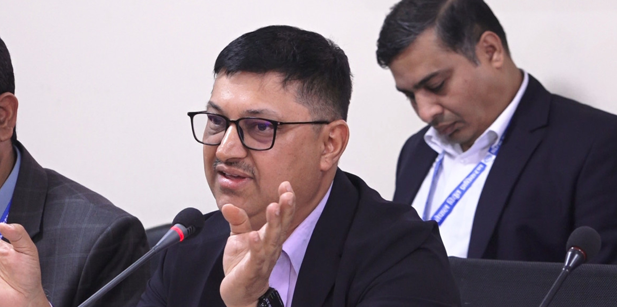 सडक विस्तारको सबैभन्दा ठूलो बाधा विद्युत् पोल, पाँच वर्षमा पनि हटेनन् १८२ पोल