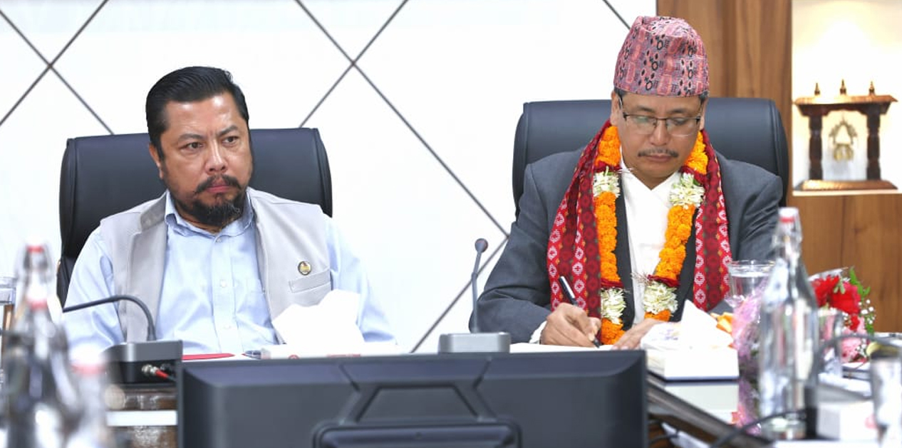 बजेट तथा कार्यक्रम कार्यान्वयनलाई तीव्रता दिन ऊर्जा मन्त्रालयलाई मन्त्री श्रेष्ठको निर्देशन