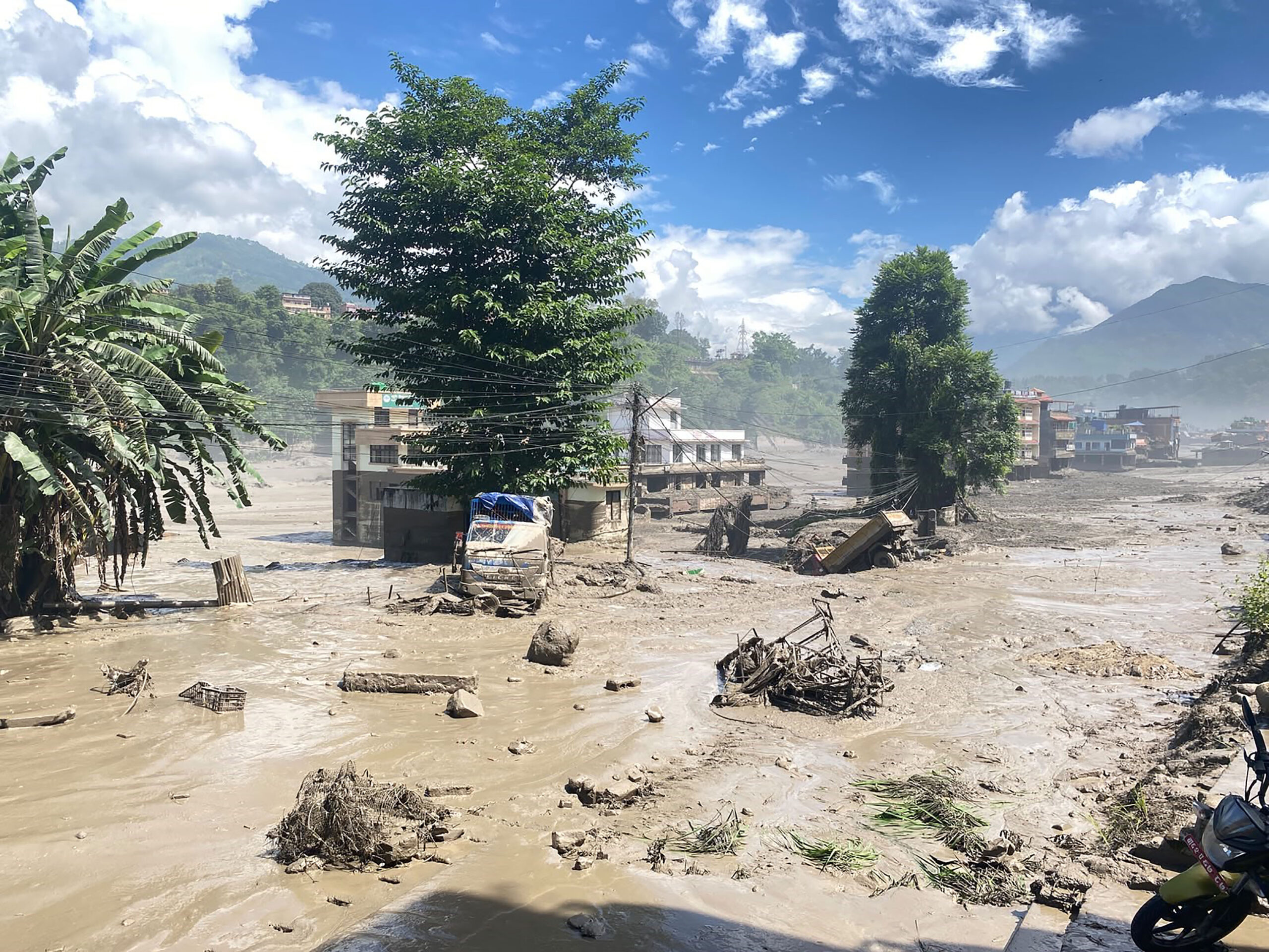 टेकोशी बाढी : उद्धारको काम जारी, पुनर्स्थापनाको चुनौती थपिँदै