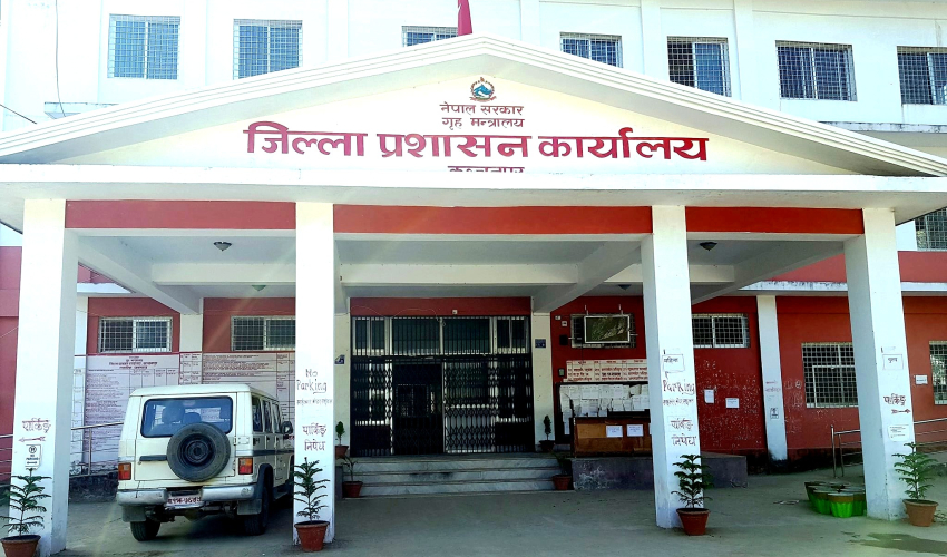 मिठाईमा प्रयोग हुने कच्चा पदार्थ र मूल्य खुलाउन कञ्चनपुर प्रशासनको निर्देशन