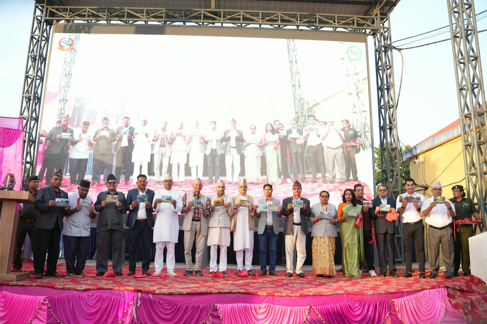 ‘हाम्रो सुदूरपश्चिम, हामी चिनाउँछौं’ अभियानअन्तर्गत २१ वटा बुकलेट विमोचन