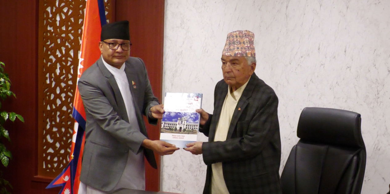 निर्वाचन आयोगद्वारा वार्षिक प्रतिवेदन राष्ट्रपतिसमक्ष पेश