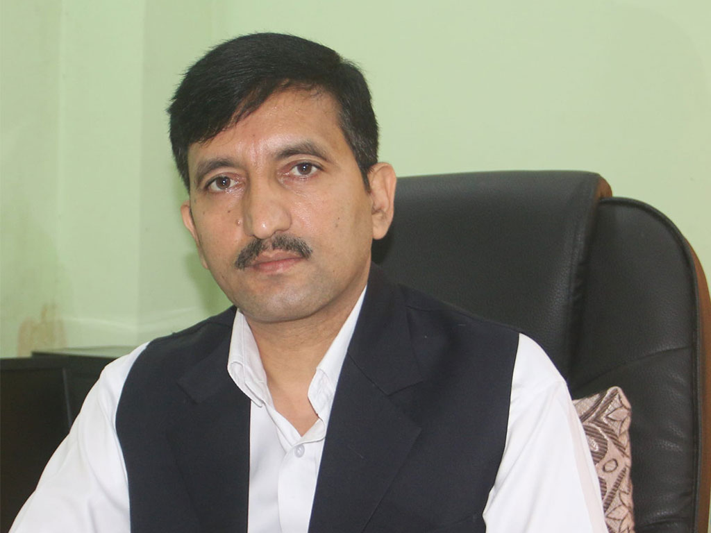 जिल्ला प्रशासनदेखि राष्ट्रिय योजनासम्म, २६ वर्षपछि रविलाल पन्थको निजामती यात्रा टुंगियो